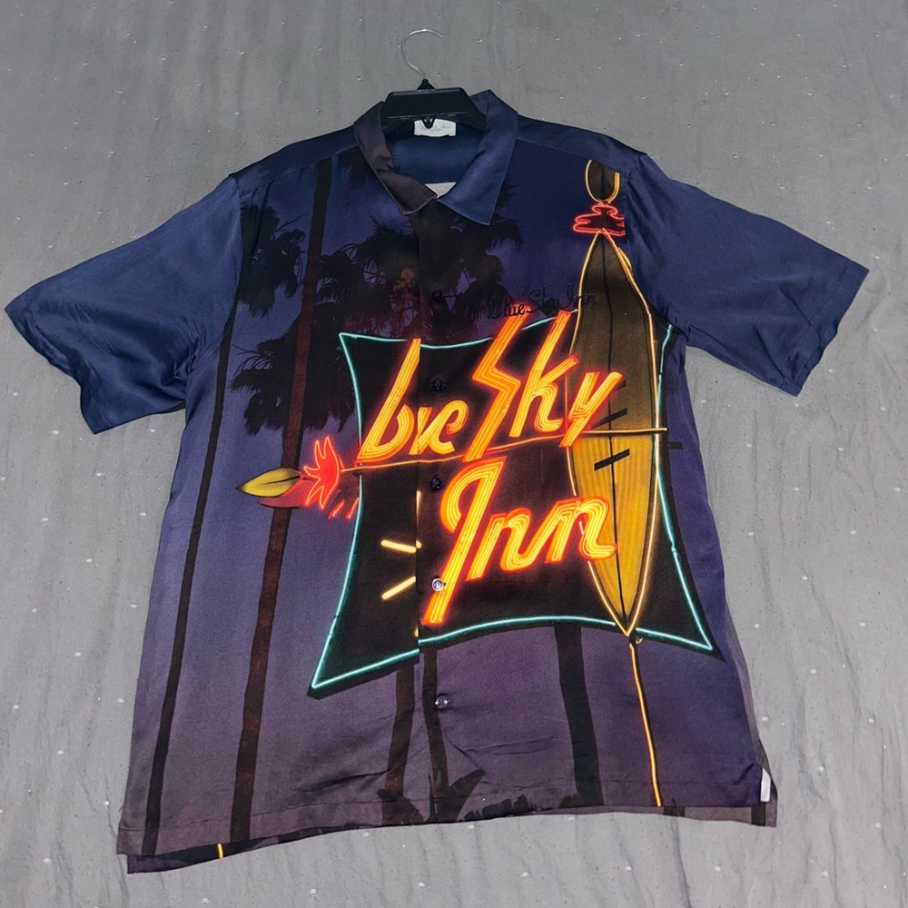 Blue sky inn Shirt